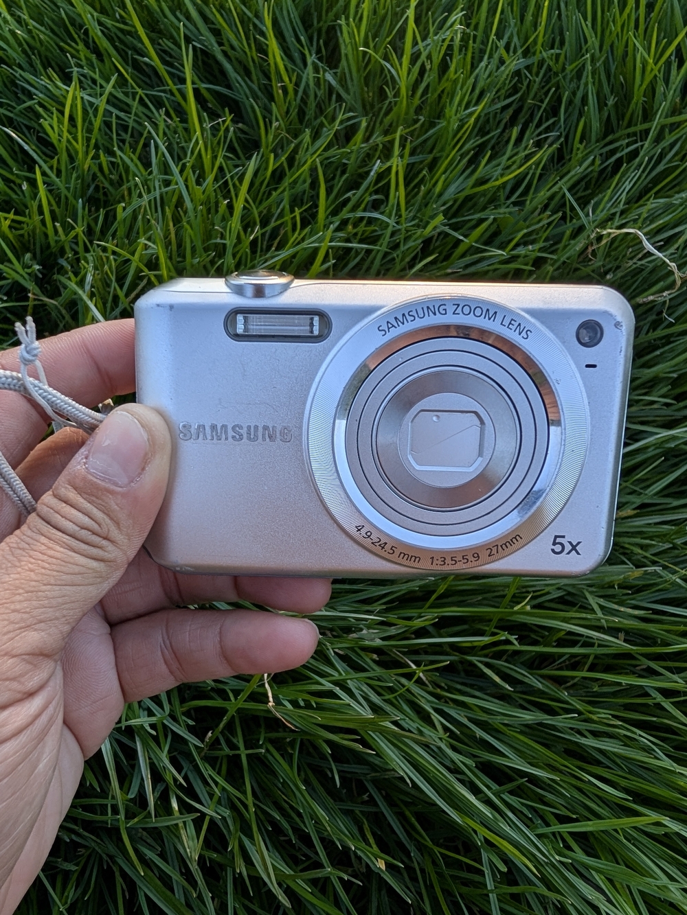 Samsung Silver Compact Digital Camera with 5x Zoom